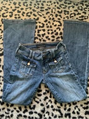 Abercrombie & Fitch Low Rise Flare Jeans with Front Flap Pockets